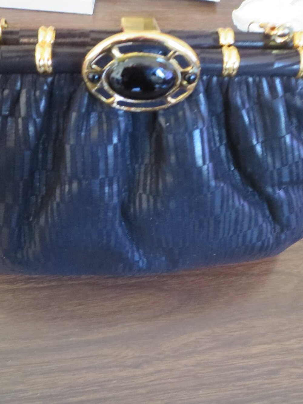 Ashreil Black Shoulder Clutch Bag With Snap Closure Convertible Chain Gold 9”x7”